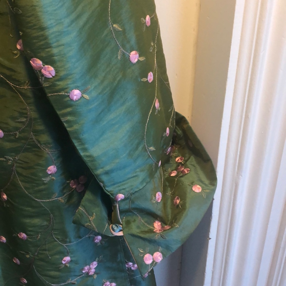 Dragon Silk 100% silk long Chinese dress/jacket - Picture 5 of 5